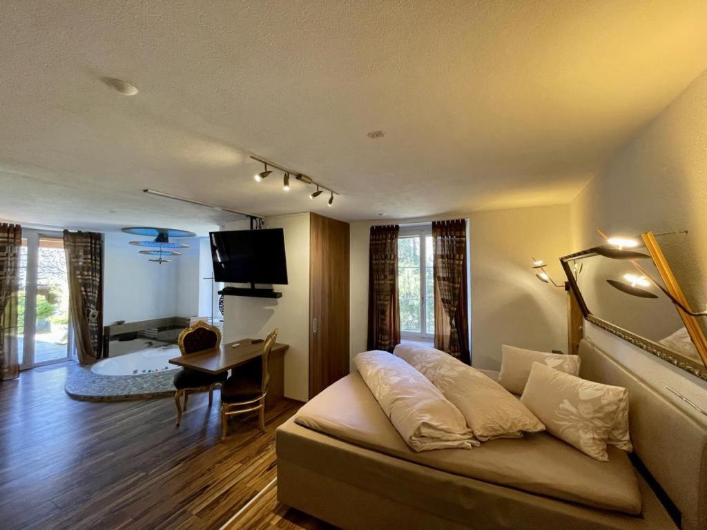 Hotel Krone Sihlbrugg Sihlbrugg Dorf Esterno foto